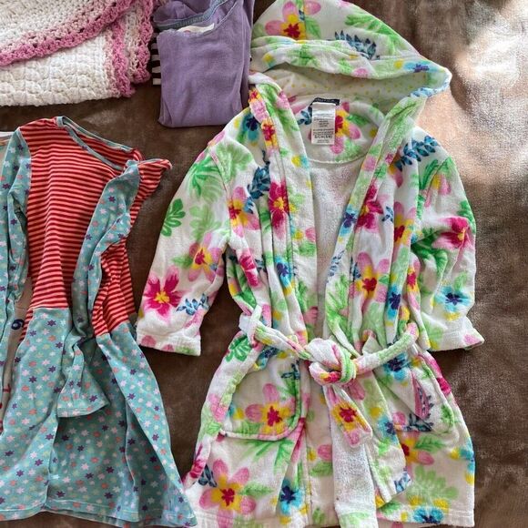 Huge Lot of 13 Items Little Girls Fall/ Winter Clothes Size 5T - Picture 13 of 15